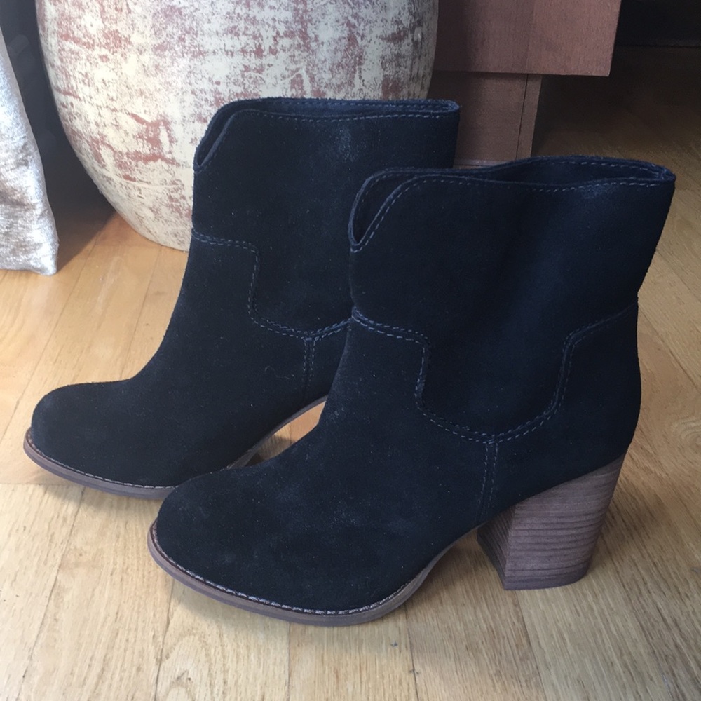 Murietta booties size 8